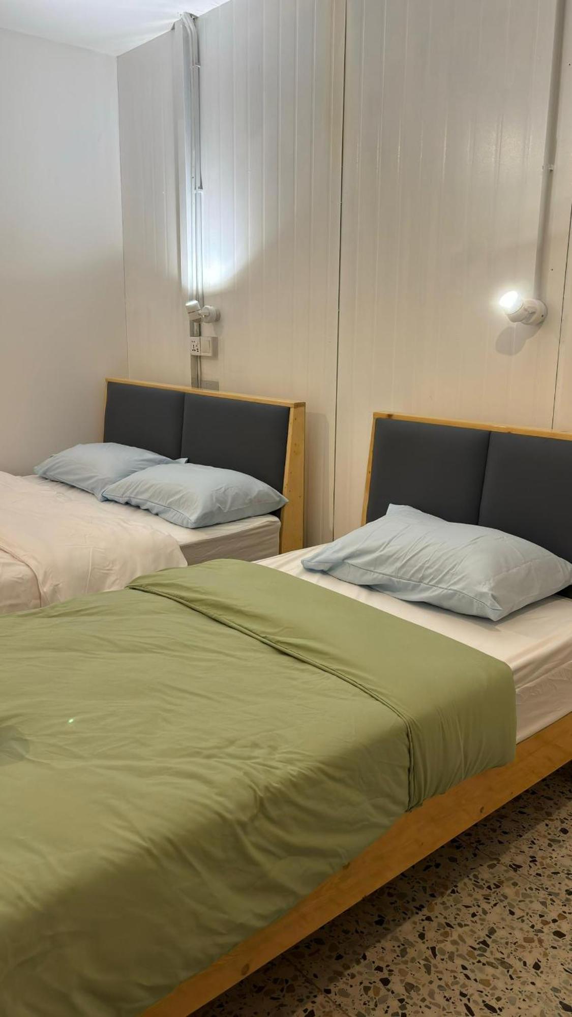 5 Minutes Airport Lodge Kampong Patagas エクステリア 写真